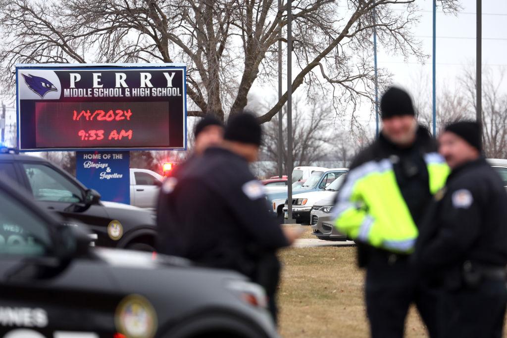 At least 2 Dead, 5 Injured in Iowa School Shooting