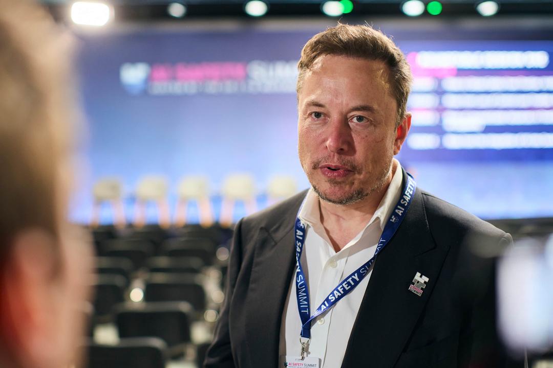 Musk Directs Expletive to Fleeing Advertisers