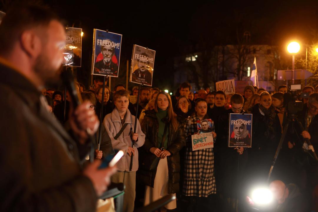 Navalny's Mother Demands Putin Returns Son's Body