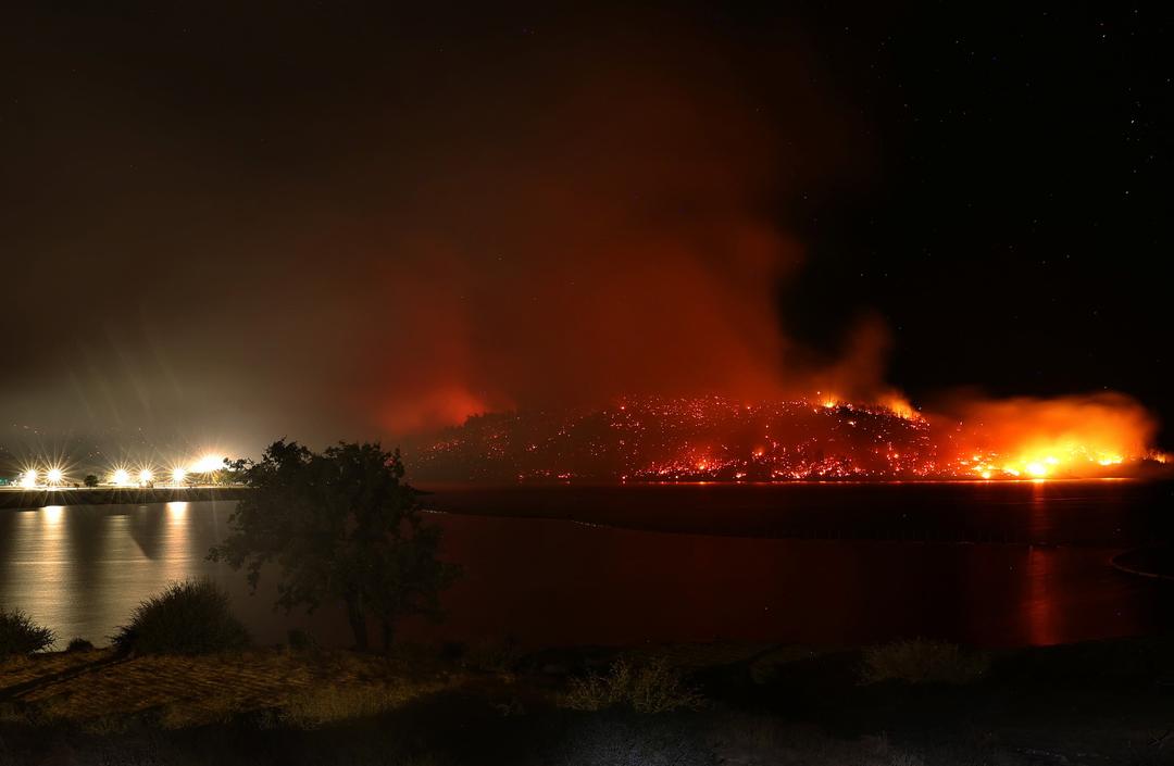 Thousands Evacuate as Northern California Wildfire Spreads