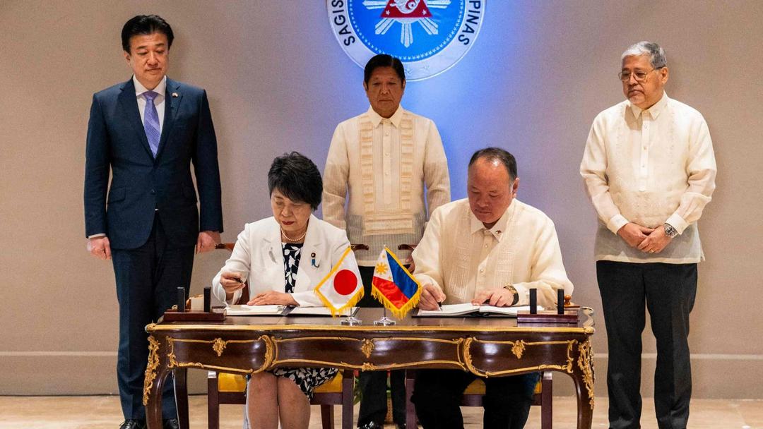 Japan, Philippines Sign Defense Deal