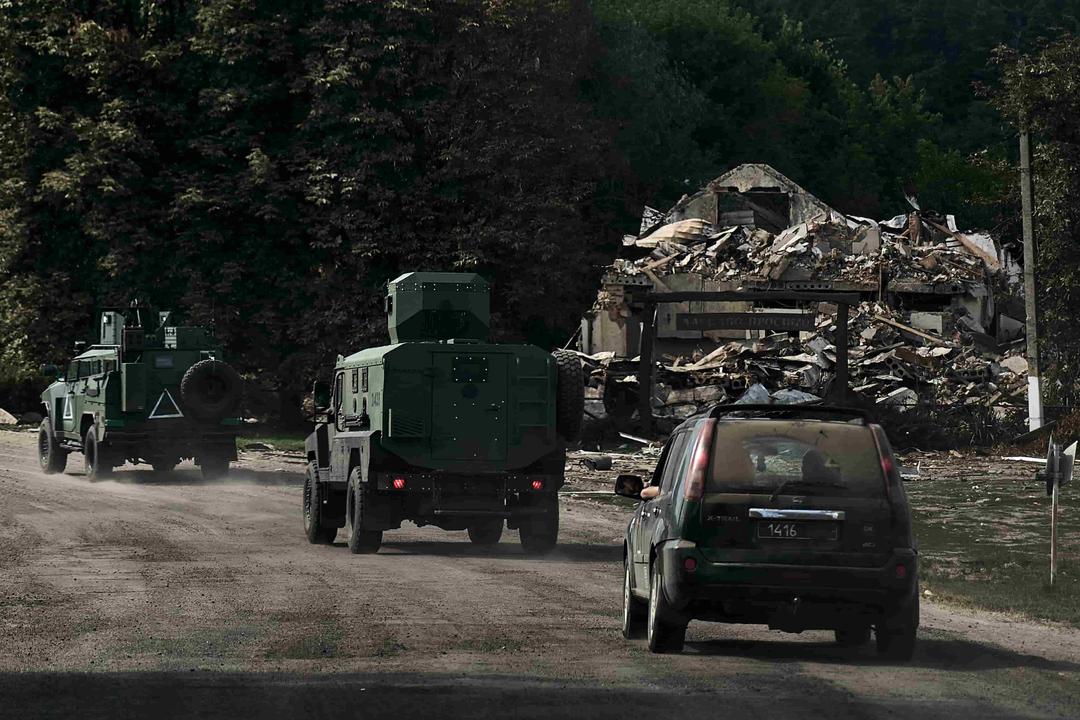 Analysts: Russia Prioritizes Offensive in Eastern Ukraine Over Defense of Kursk