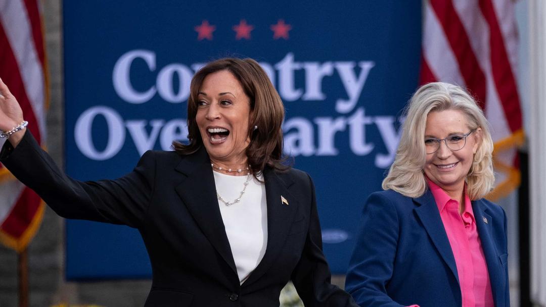 Republican Liz Cheney Campaigns With Harris In Wisconsin