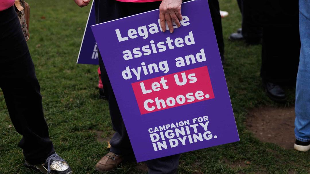 UK Debates Assisted Dying Bill Amid Legislative Hurdles