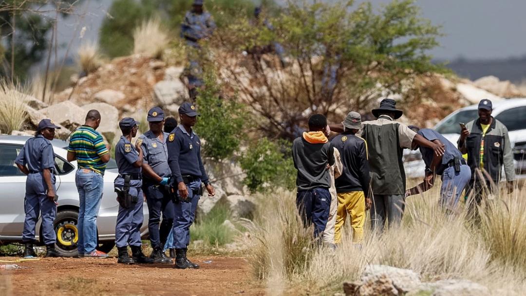 South Africa: Volunteers Enter Abandoned Mine Shaft to Help Illegal Miners