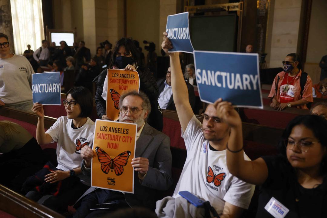 Los Angeles Declares Itself Immigrant 'Sanctuary City'